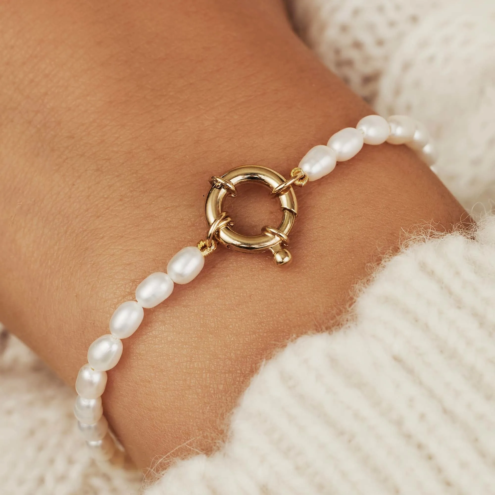 Aidee Marissa 14 karat gold bracelet with freshwater pearls