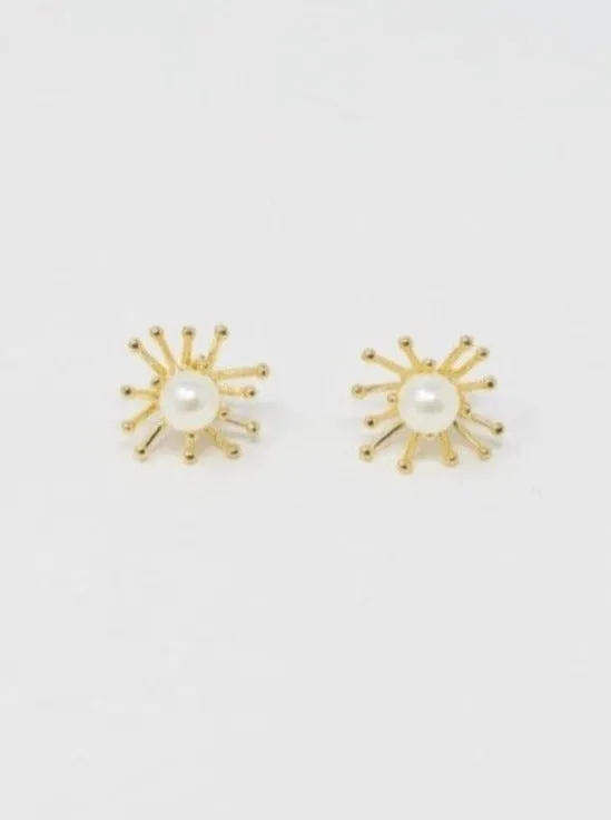 Bursting Pearl Studs