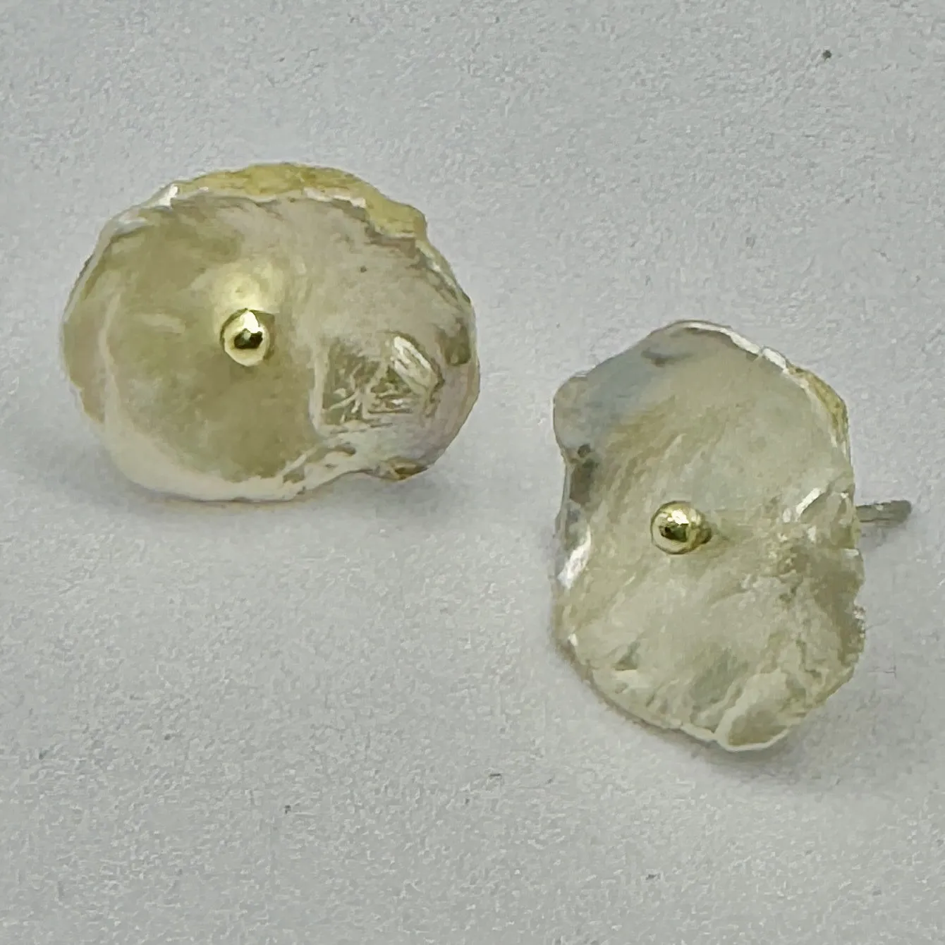 Cornflake pearl studs