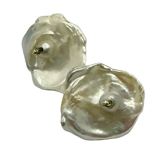 Cornflake pearl studs