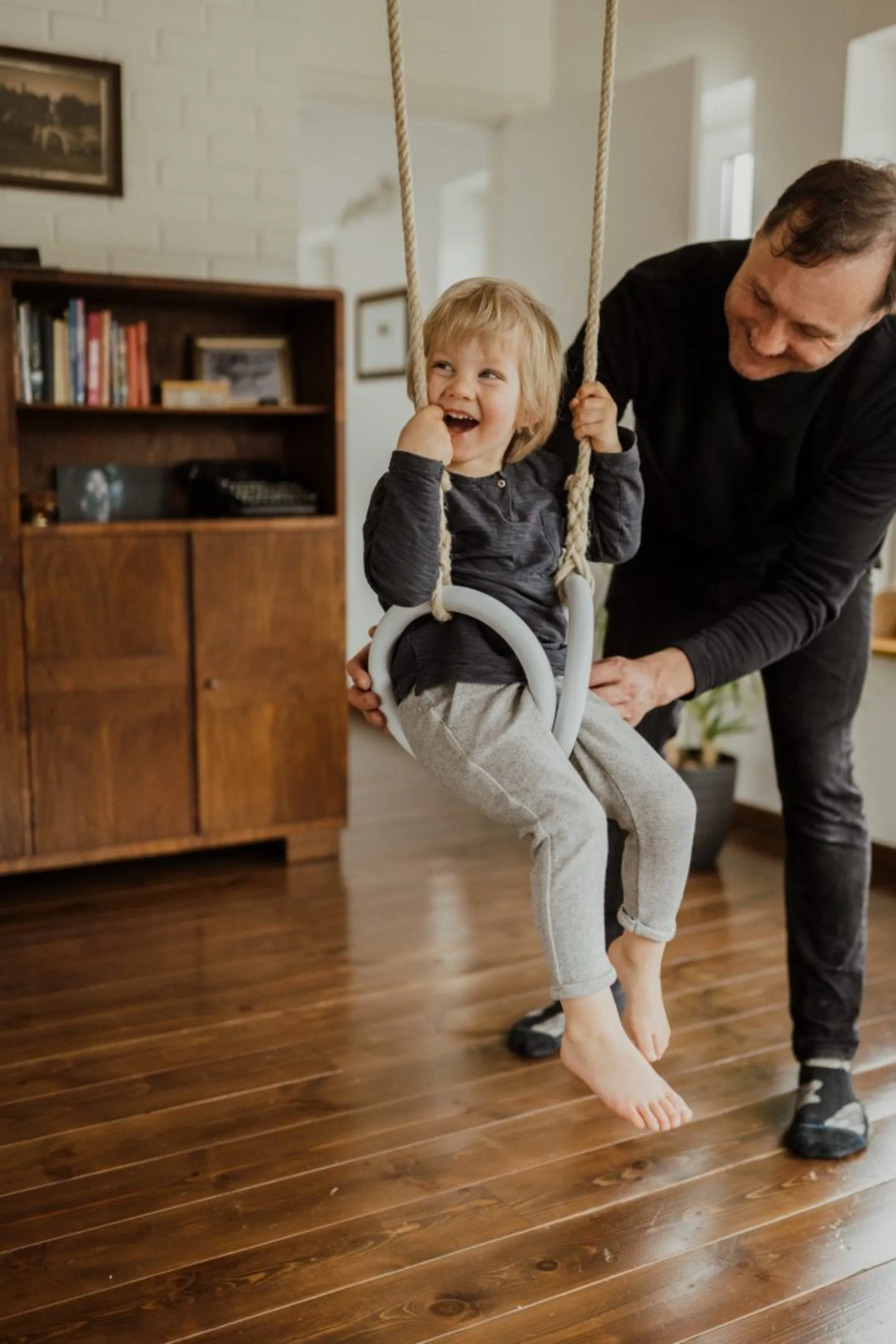 Gym Swing Rings 24 cm Wooden Gymnastic Rings fun for childre.