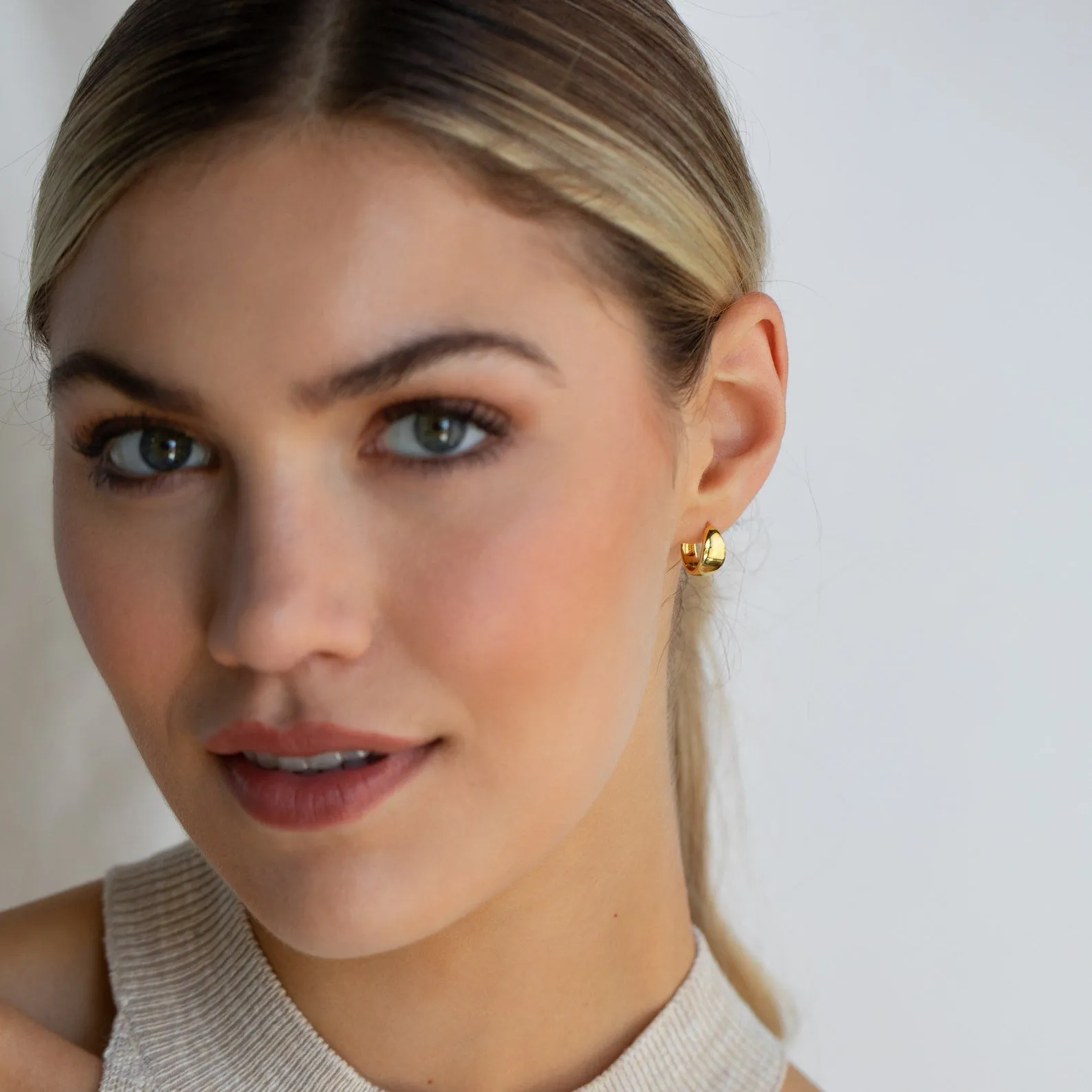 Olivia Hoops