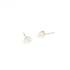 SMALL PEARL STUDS