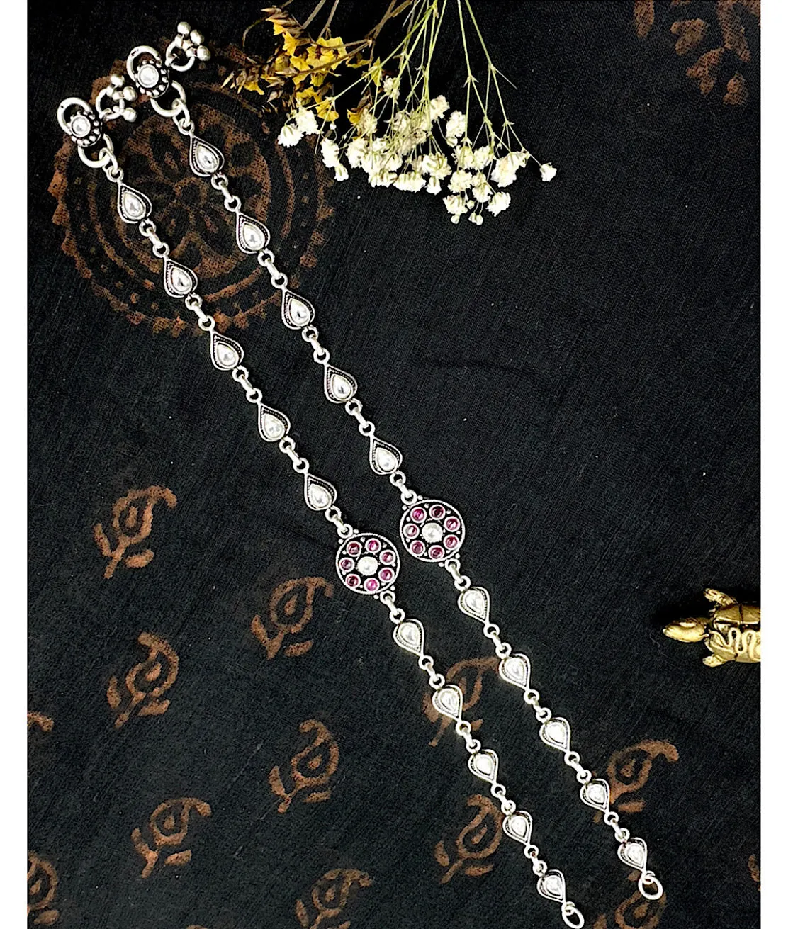 The Silver Gemstone Anklets (Red/White)