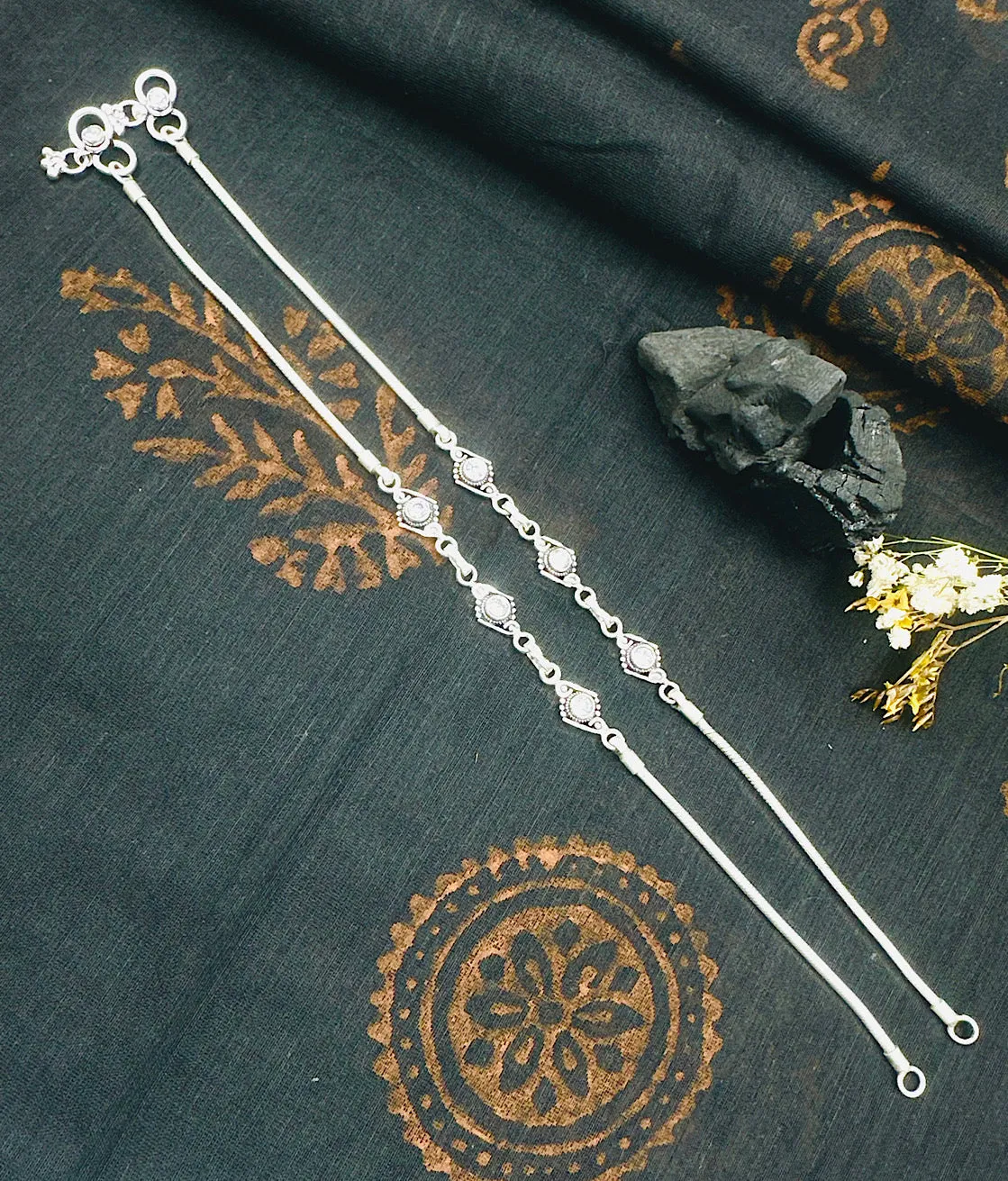 The Silver Gemstone Anklets (White)